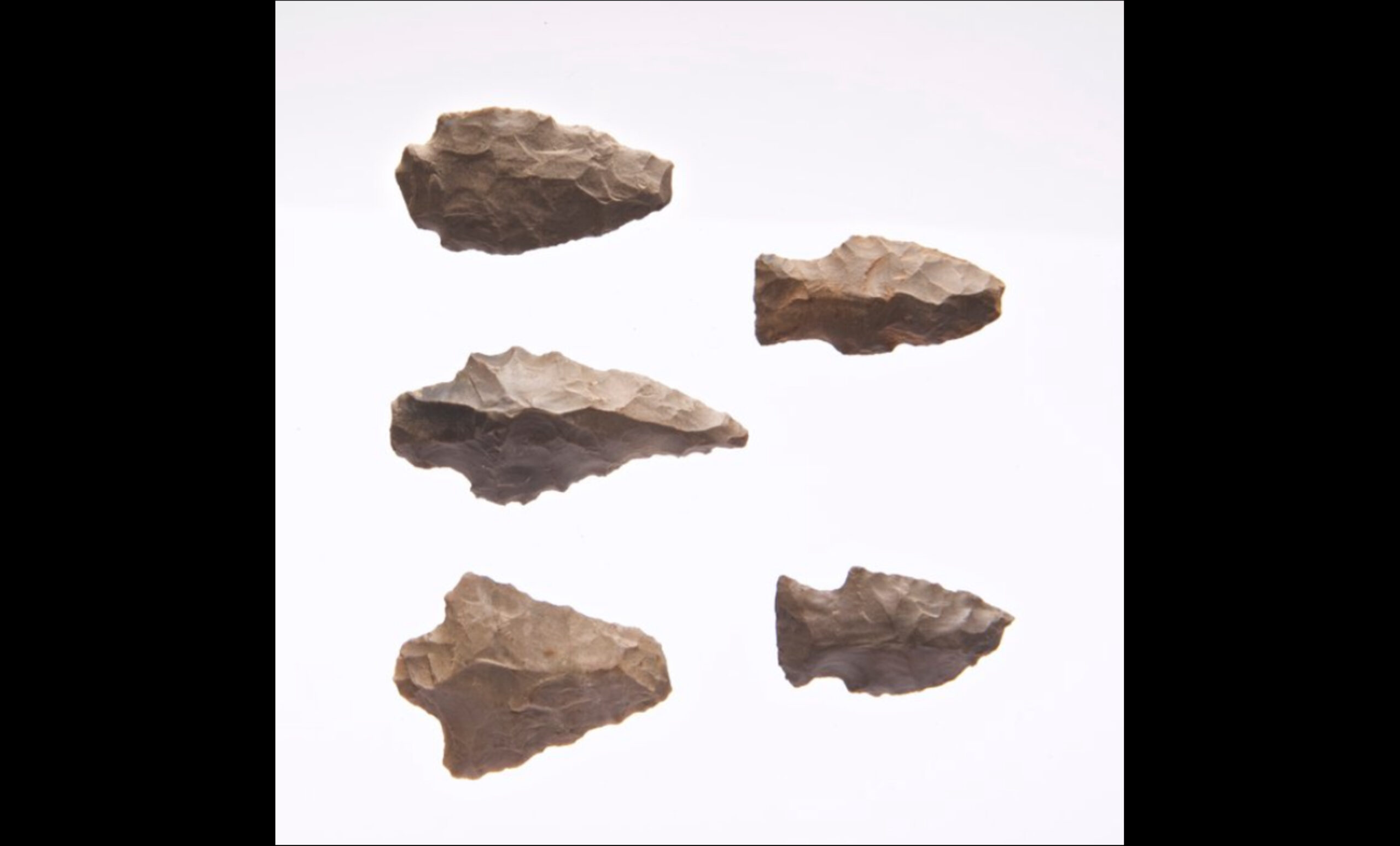 Neolithic Flint Arrowheads (5 pcs) – USA (4000–1300 BP)