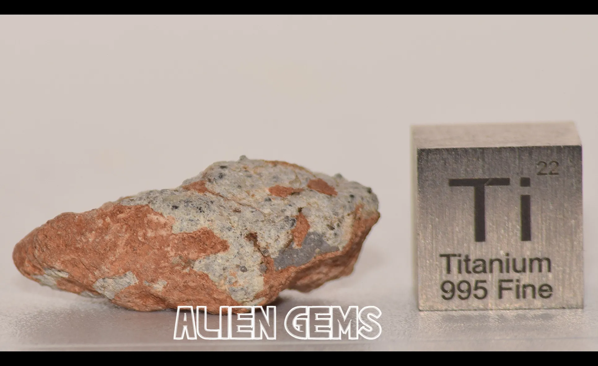 Moon Meteorite Bechar 006 – Lunar Specimen, 2.9 g - Image 4