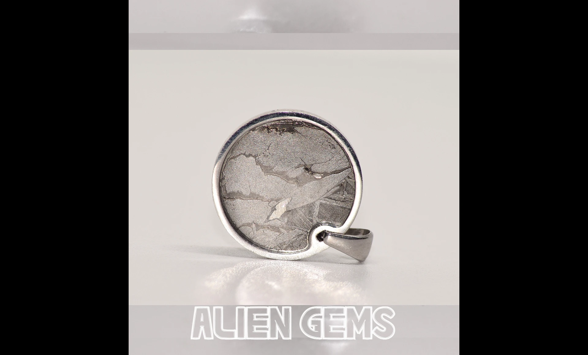 Pendant with Seymchan meteorite, 3.5 g