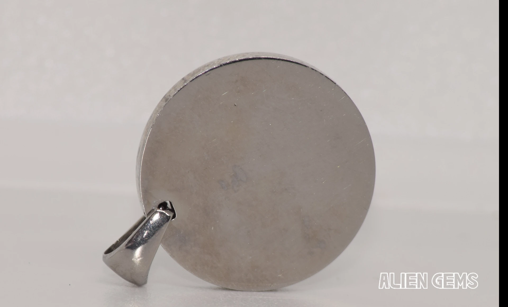 Pendant with Seymchan meteorite, 3.5 g - Image 2