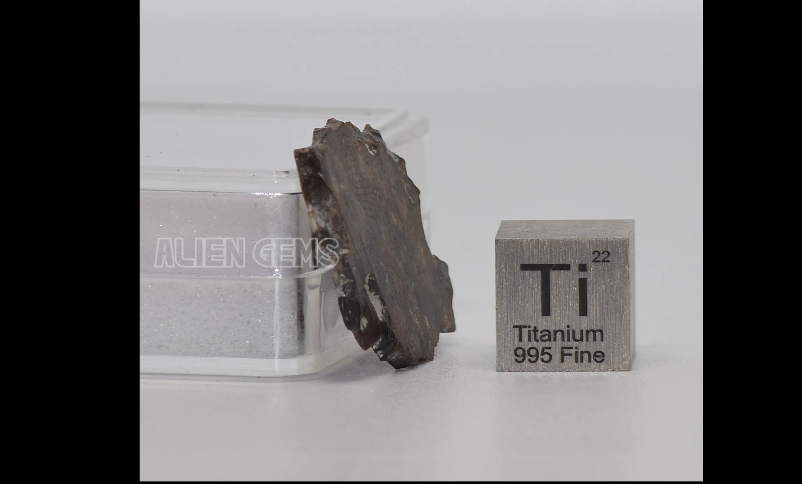 Moon Meteorite Oued el Hamim 001 – Rare Lunar, 1.4 g - Image 3