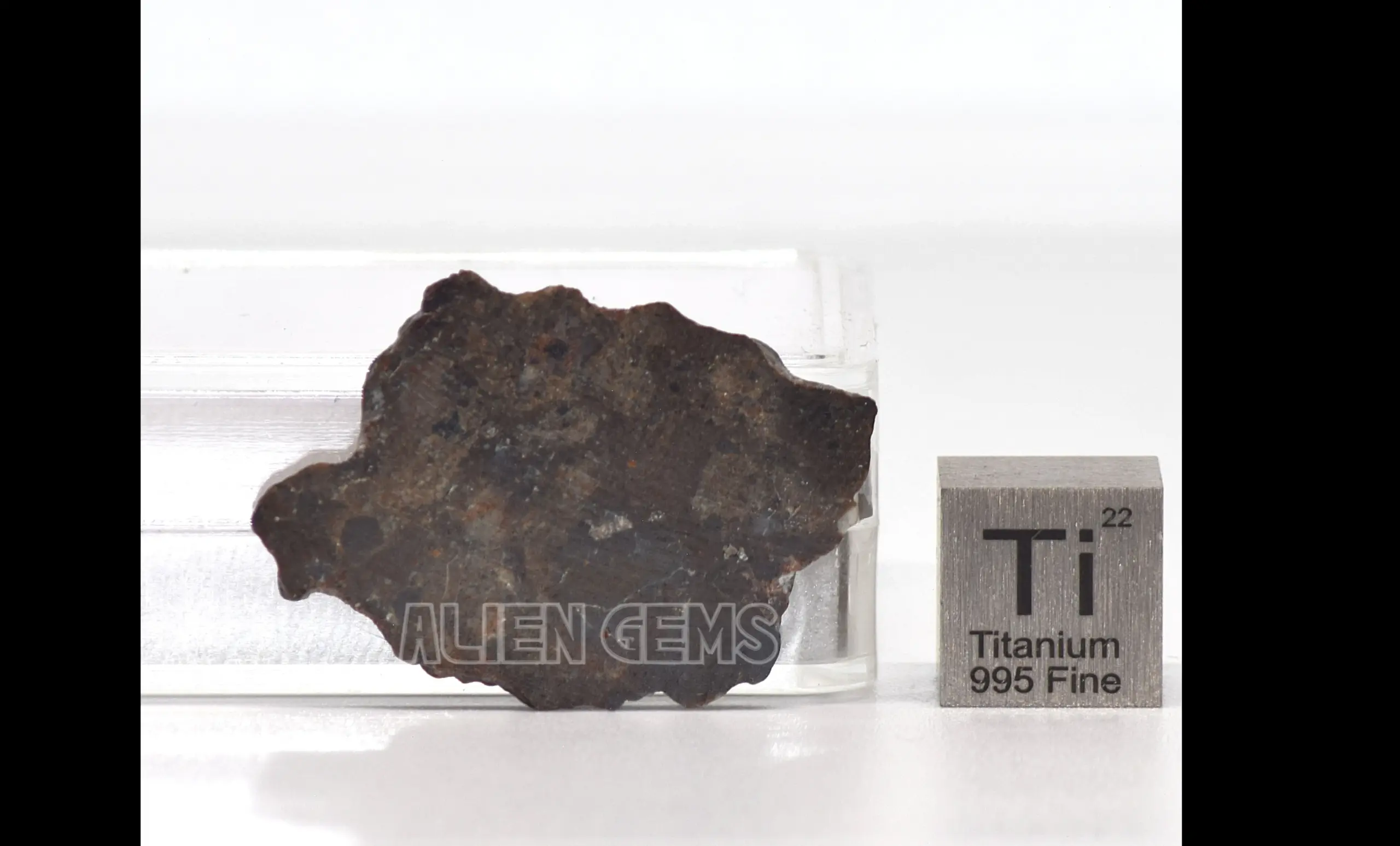 Moon Meteorite Oued el Hamim 001 – Rare Lunar, 1.4 g - Image 2