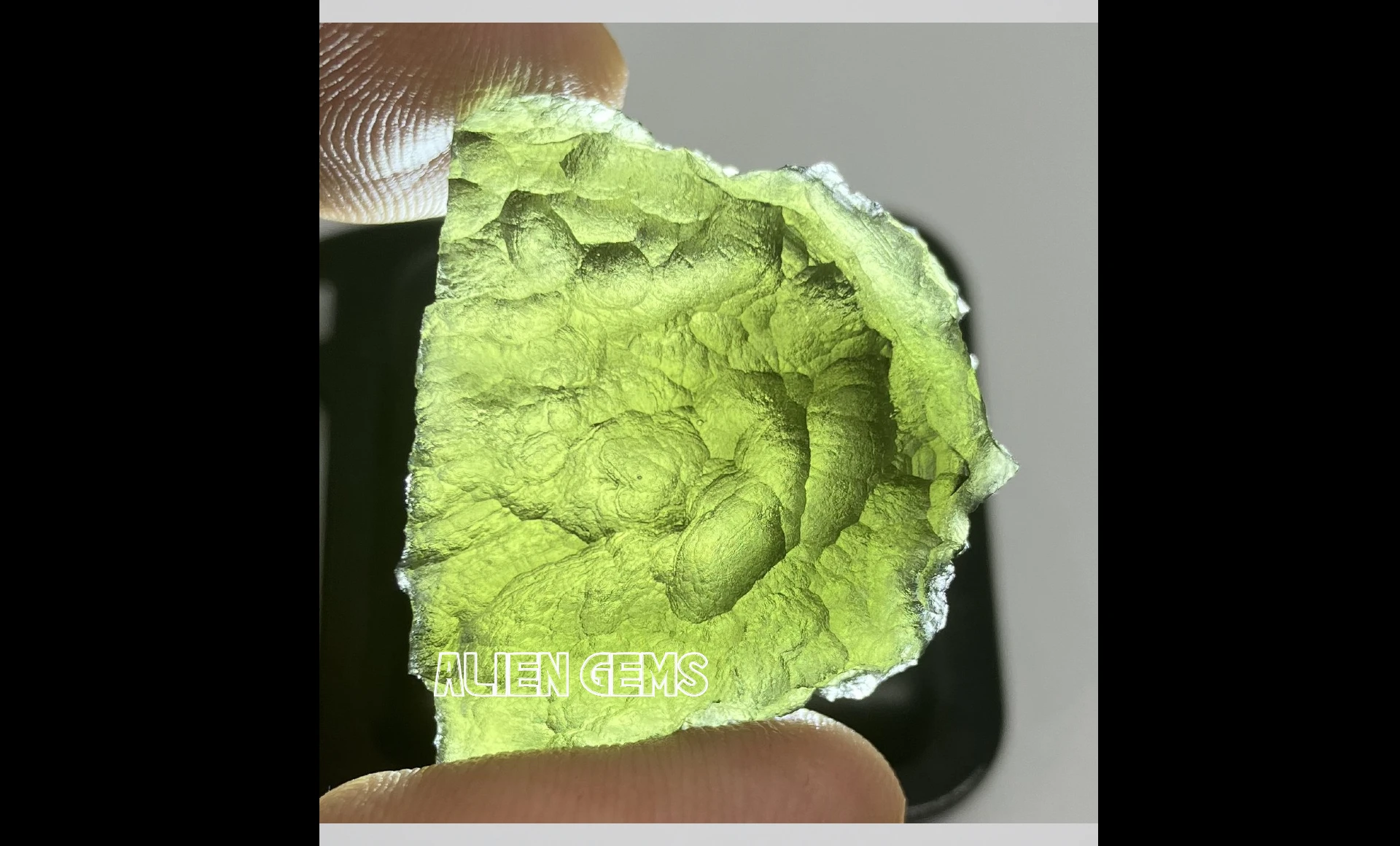 Moldavite Impact Glass – 10.2 g, 32 × 25 × 13 mm